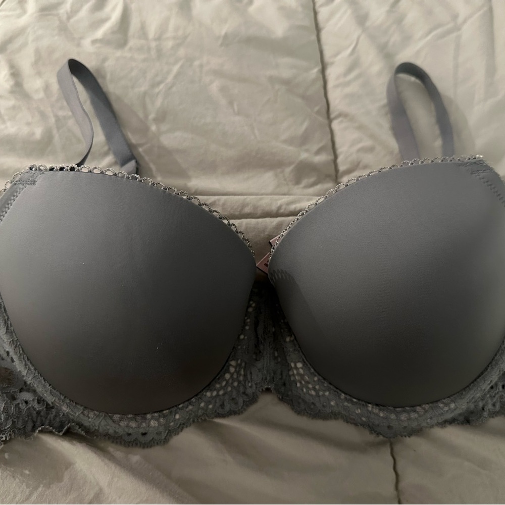 Victoria's Secret Dream Angels Lace Trim Lined Demi T-Shirt Bra